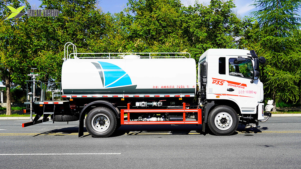 东风D3S洒水车