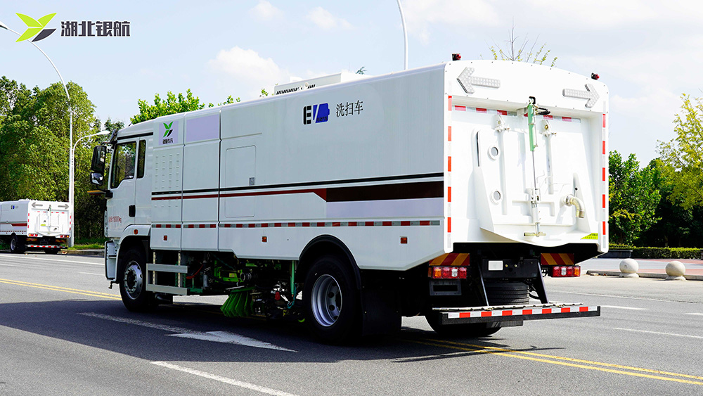 陕汽德创纯电动18吨洗扫车