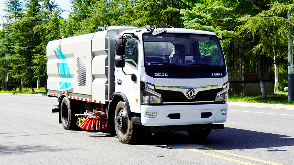 东风福瑞卡D7洗扫车