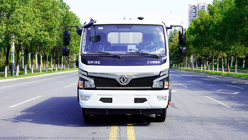 东风福瑞卡D7洗扫车